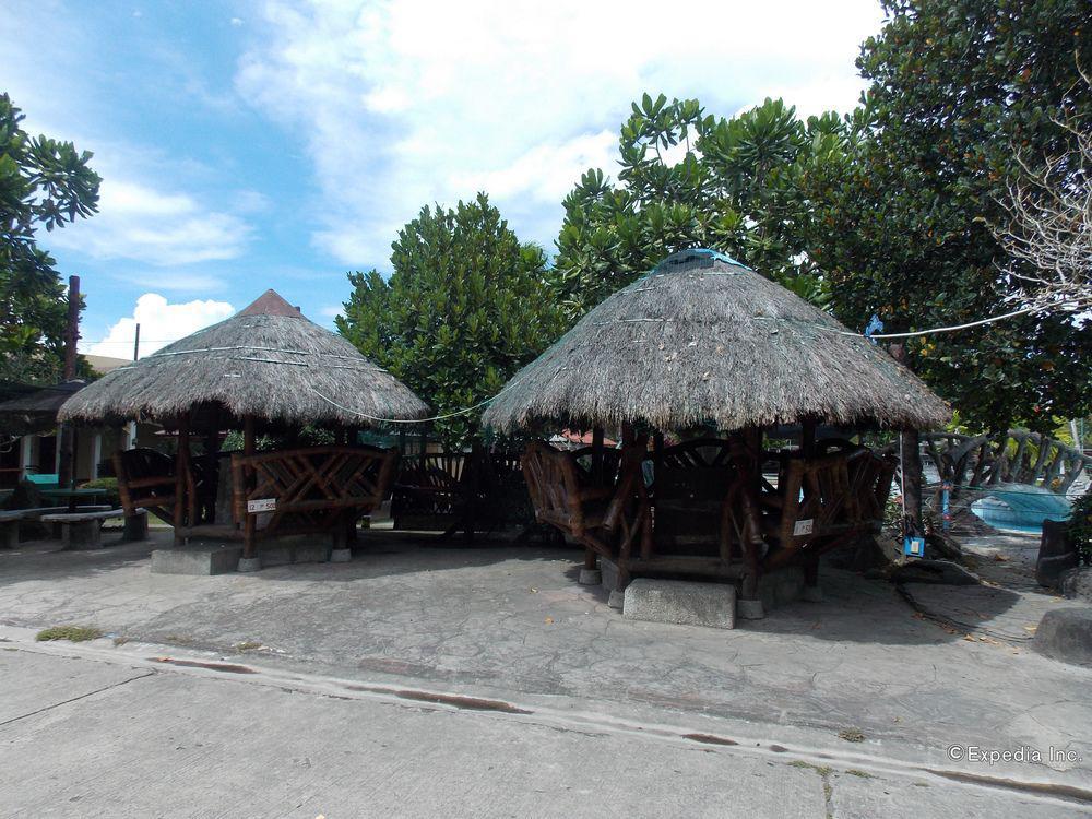 Caribbean Water Park And Resotel Bacolod Exterior photo
